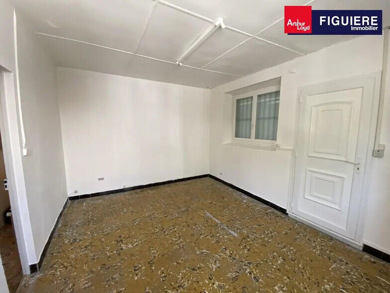 Bureau dans Salon-de-Provence à louer - Photo de l’immeuble – Image 3 sur 16