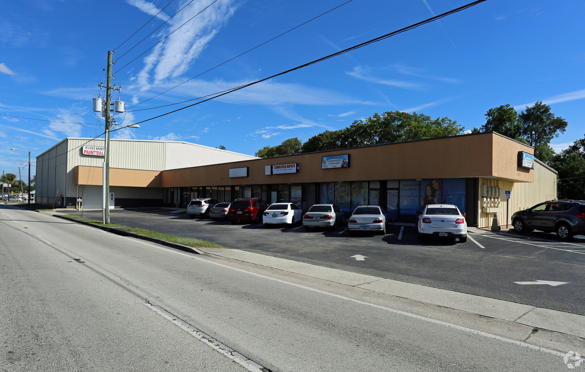 2138-2150 W Busch Blvd, Tampa, FL à louer Photo principale– Image 1 sur 2