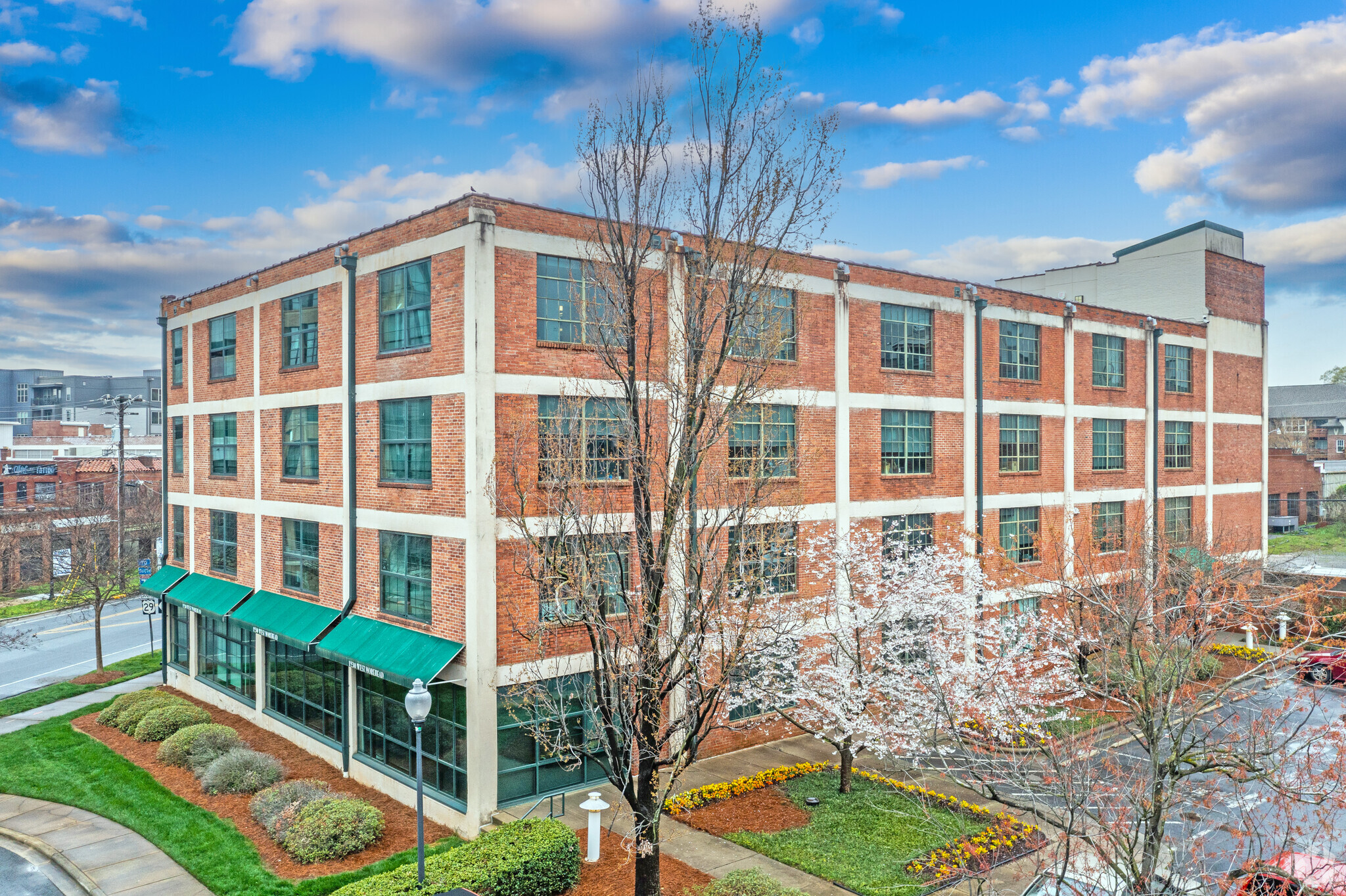 1230 W Morehead St, Charlotte, NC à louer Photo principale– Image 1 sur 85