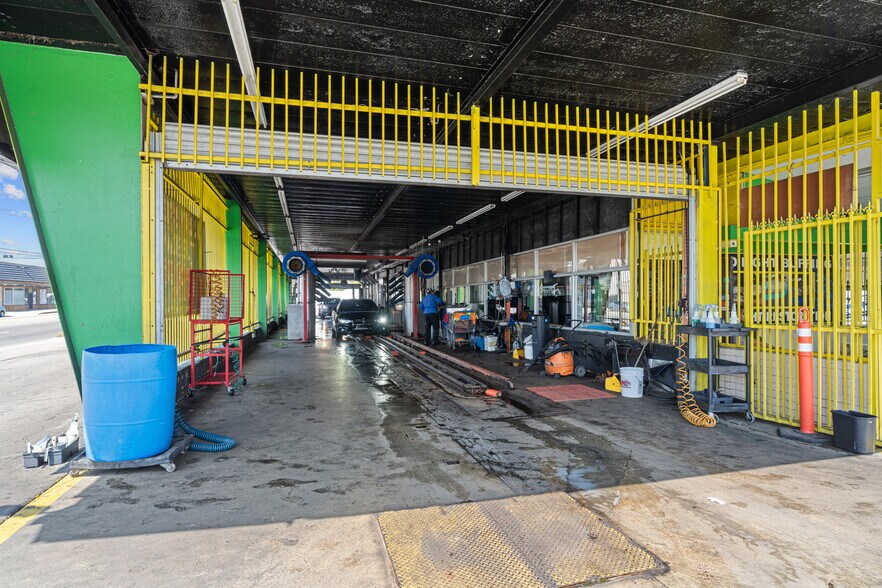 3601 W Slauson Ave, Los Angeles, CA à louer - Photo de l’immeuble – Image 3 sur 11