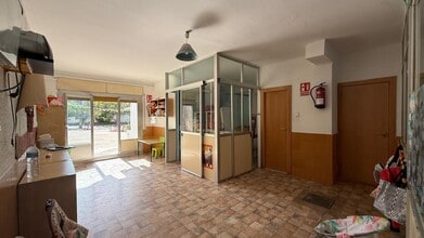Local commercial dans Santa Coloma de Gramenet, Barcelona à louer Photo intérieure– Image 1 sur 20