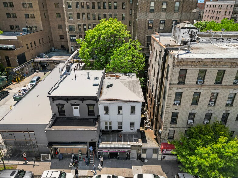 576 E 169th St, Bronx, NY à vendre - Photo de l’immeuble – Image 2 sur 12