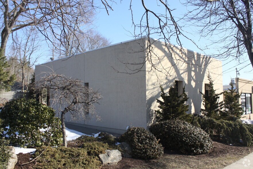 1723 Post Rd E, Westport, CT à vendre - Photo de l’immeuble – Image 2 sur 2