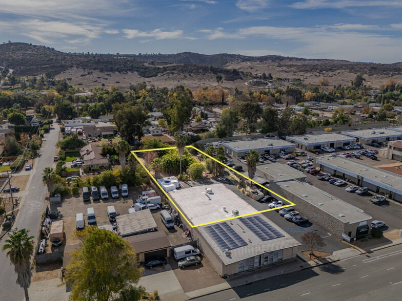 13965 Poway Rd, Poway, CA à louer - Photo de l’immeuble – Image 1 sur 10