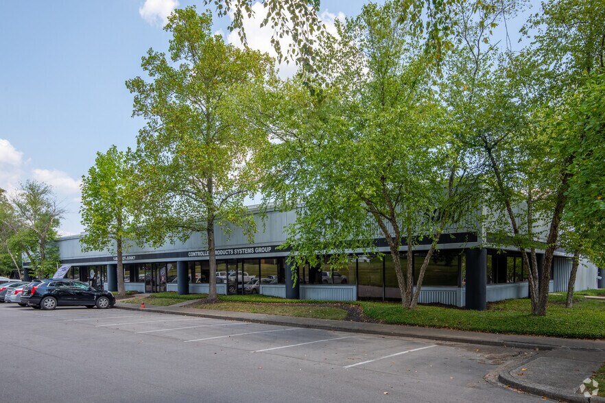 5000-5010 Linbar Dr, Nashville, TN à louer - Photo principale – Image 1 sur 4