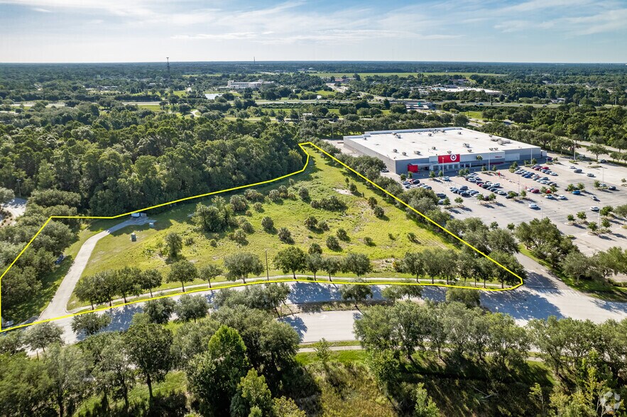 832 Oviedo Mall Blvd, Oviedo, FL à vendre - Photo principale – Image 1 sur 13
