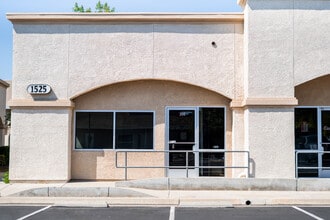 1525 N Schnoor Ave, Madera, CA à louer Photo intérieure– Image 1 sur 5