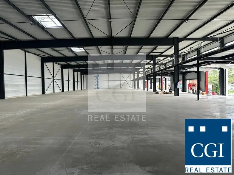 Local d’activités dans Fontanil-Cornillon à louer - Photo de l’immeuble – Image 3 sur 6