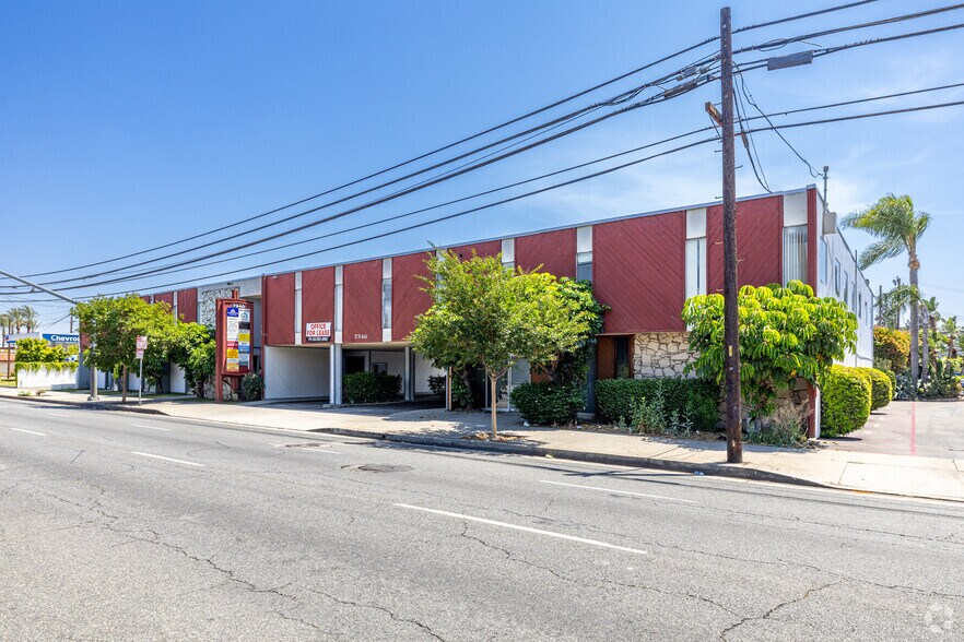 7340 Florence Ave, Downey, CA à louer - Photo de l’immeuble – Image 1 sur 12