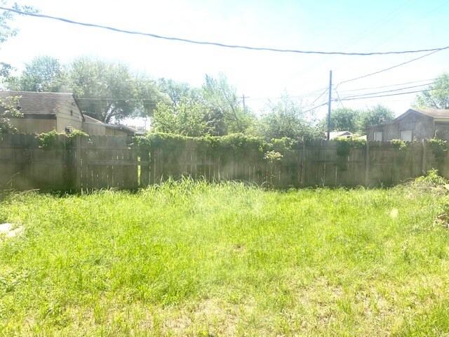 8059 Howard Dr, Houston, TX à vendre - Photo de l’immeuble – Image 3 sur 19