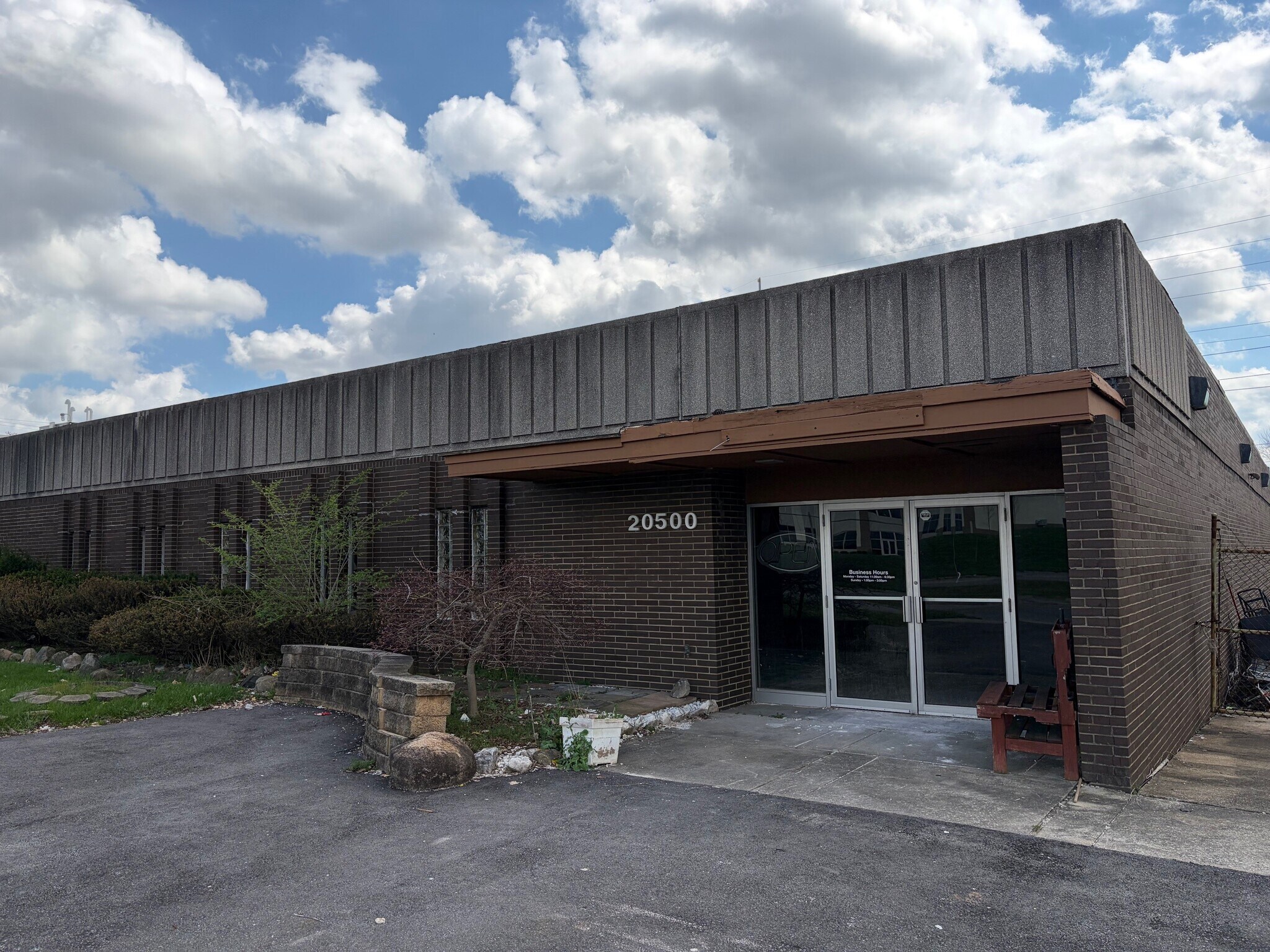 20500 Miles Pky, Warrensville Heights, OH à vendre Photo de l’immeuble– Image 1 sur 8