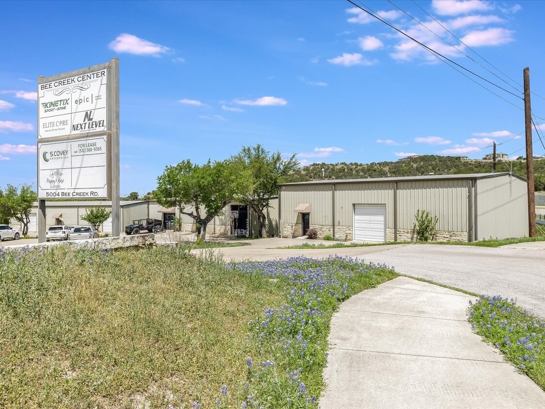 5004 Bee Creek Rd, Spicewood, TX à louer Photo de l’immeuble– Image 1 sur 13