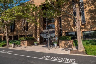 Plus de détails pour 921 Chatham Ln, Columbus, OH - Bureau à vendre