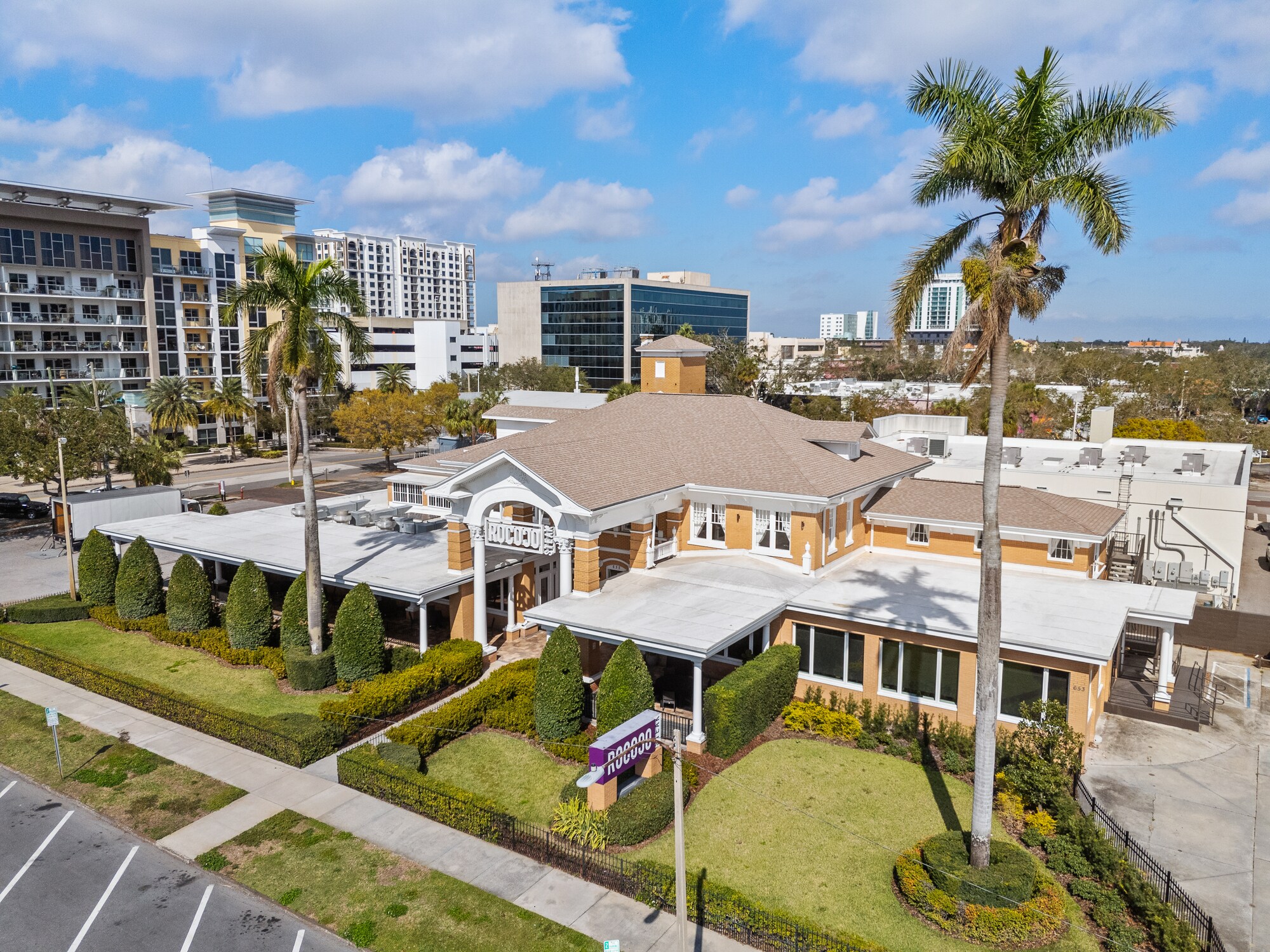 655 2nd Ave S, Saint Petersburg, FL à vendre Photo principale– Image 1 sur 82