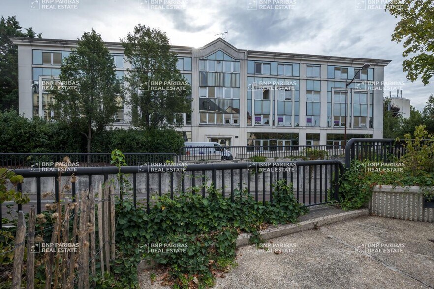 7 Rue Jean Mermoz, Versailles à louer - Photo de l’immeuble – Image 1 sur 11