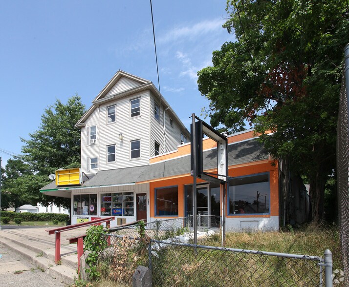 1485 Corbin Ave, New Britain, CT à vendre - Photo de l’immeuble – Image 2 sur 16