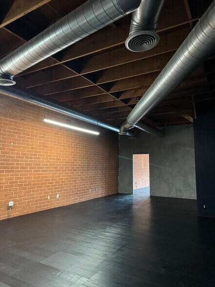 408 E 1st St, Long Beach, CA à louer - Photo de l’immeuble – Image 3 sur 17