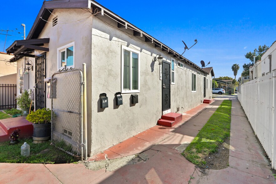 8137 Beechwood Ave, South Gate, CA à vendre - Photo de l’immeuble – Image 3 sur 17