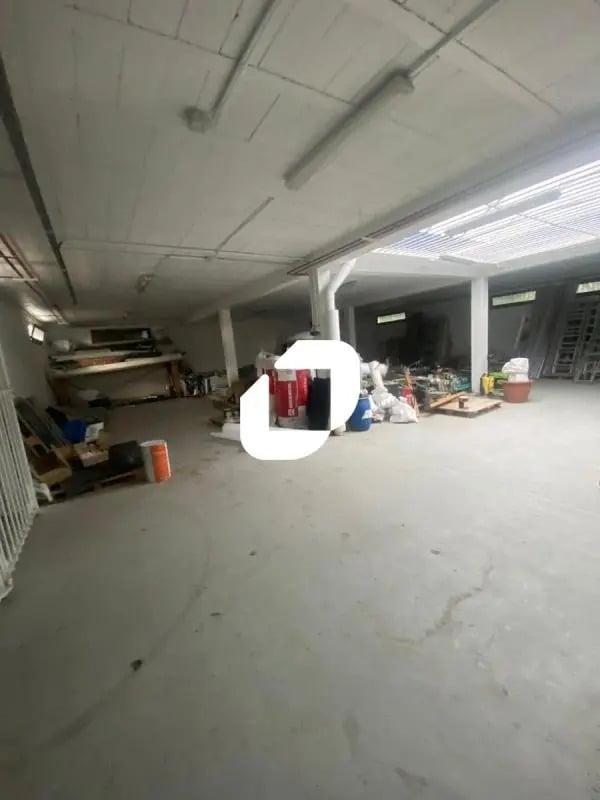 Plus de détails pour Local d’activités à vendre