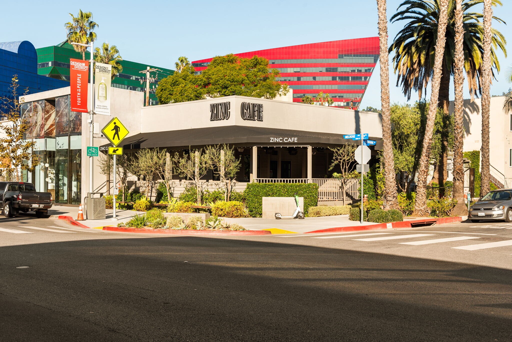 8607 Melrose Ave, West Hollywood, CA à louer Photo principale– Image 1 sur 13