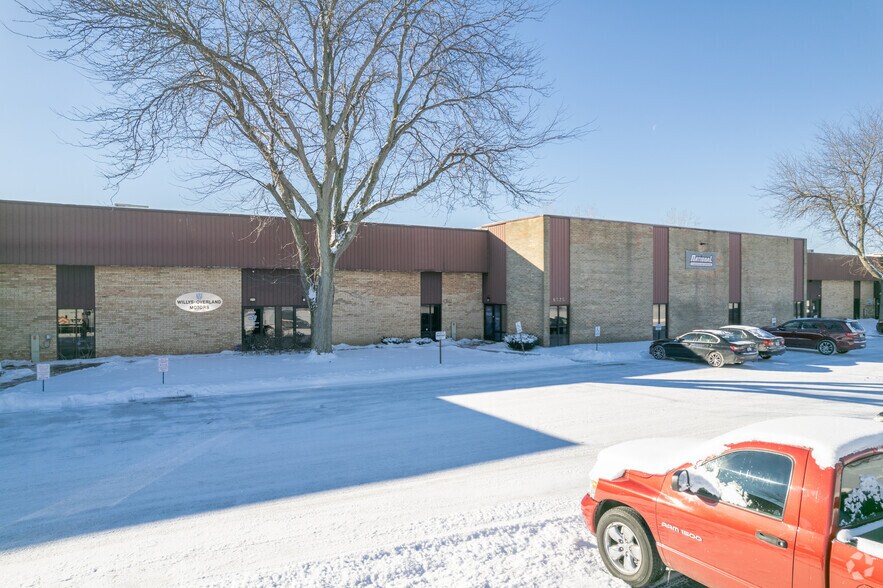 6501-6561 Angola Rd, Holland, OH à louer - Photo de l’immeuble – Image 2 sur 5