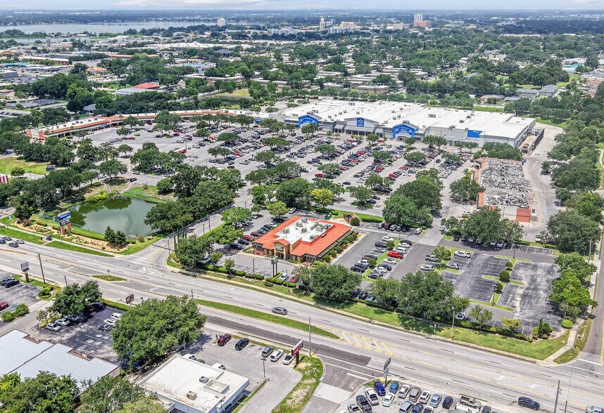 303 Cypress Gardens Blvd, Winter Haven, FL à louer - Photo de l’immeuble – Image 2 sur 4