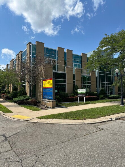 1848 Biddle Ave, Wyandotte, MI à louer - Photo de l’immeuble – Image 2 sur 7