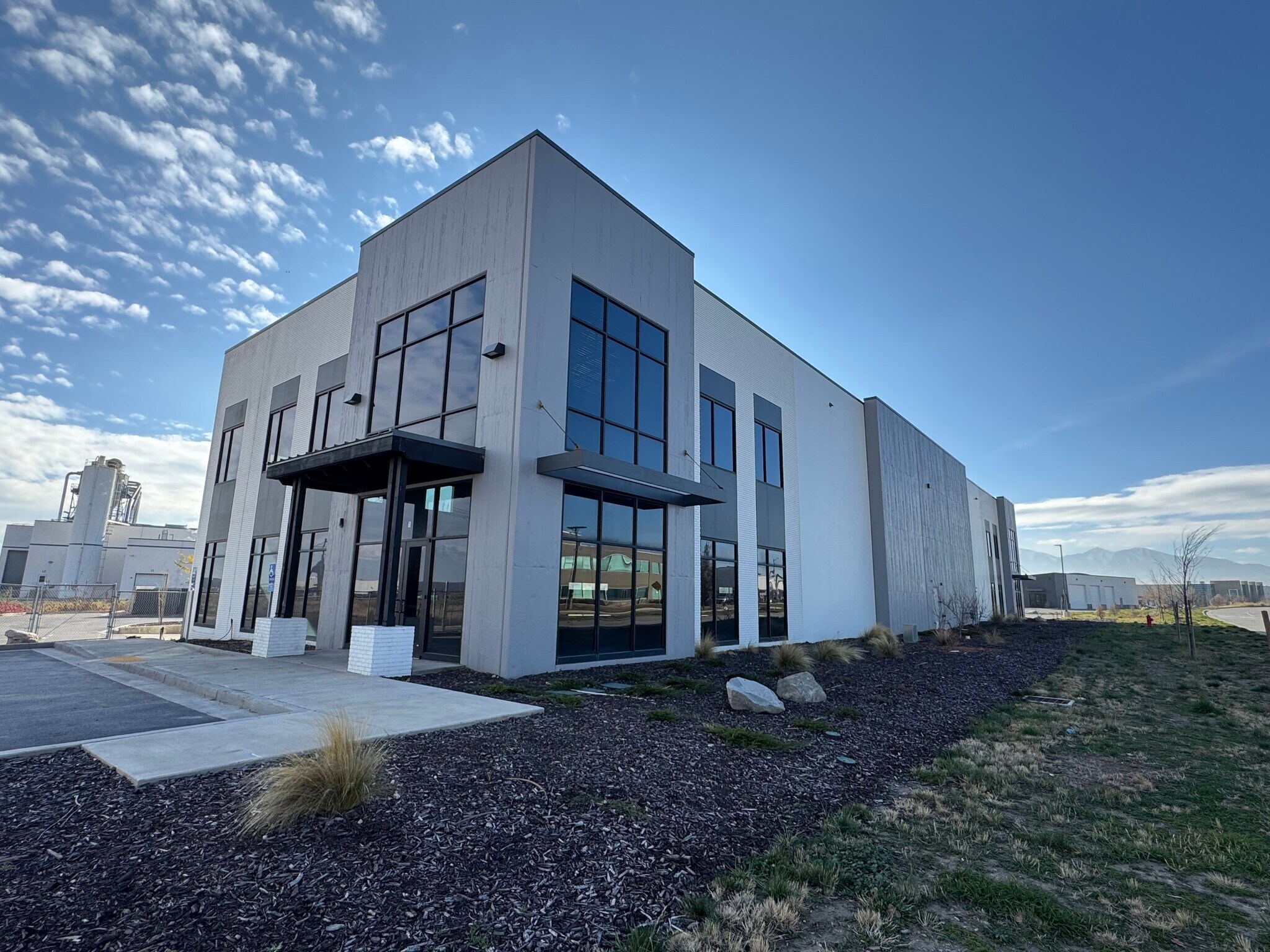 4655 W California Ave, Salt Lake City, UT à louer Photo principale– Image 1 sur 27