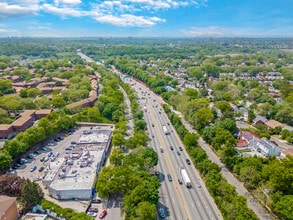 245-02-245-24 Horace Harding Expy, Little Neck, NY à louer Photo intérieure– Image 2 sur 17