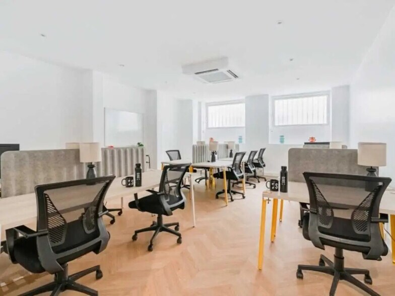 Bureau dans Paris à louer - Photo de l’immeuble – Image 3 sur 9