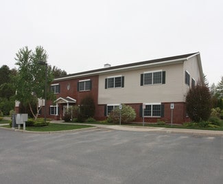 Plus de détails pour 375 Bay Rd, Queensbury, NY - Bureau à louer