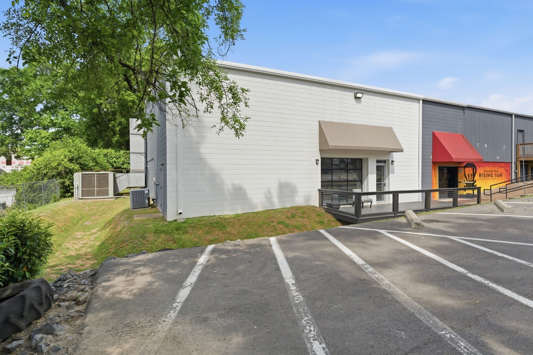 1056 E Trinity Ln, Nashville, TN à louer Photo de l’immeuble– Image 1 sur 27