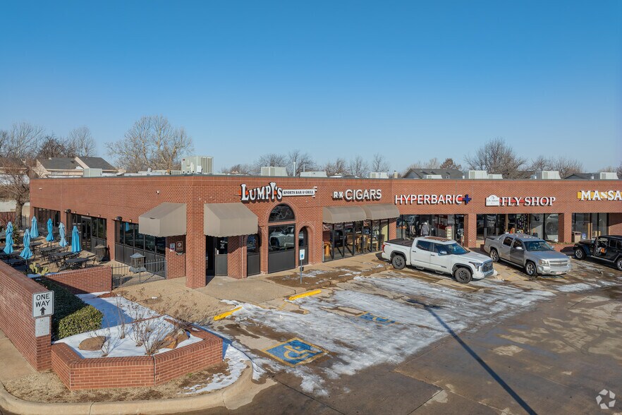 12325 N May Ave, Oklahoma City, OK à louer - Photo de l’immeuble – Image 3 sur 7