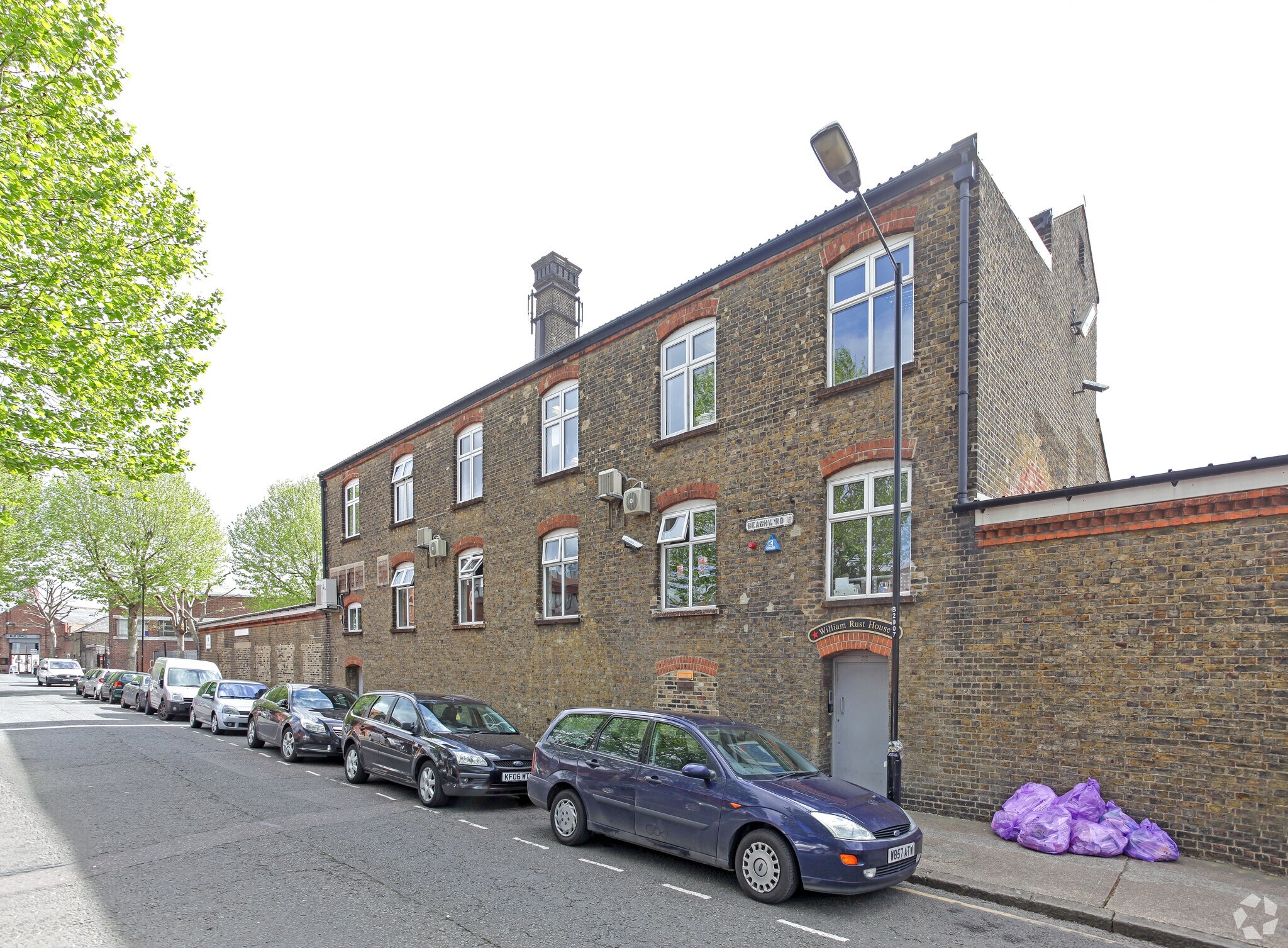 52 Beachy Rd, Londres à louer Photo de l’immeuble– Image 1 sur 5