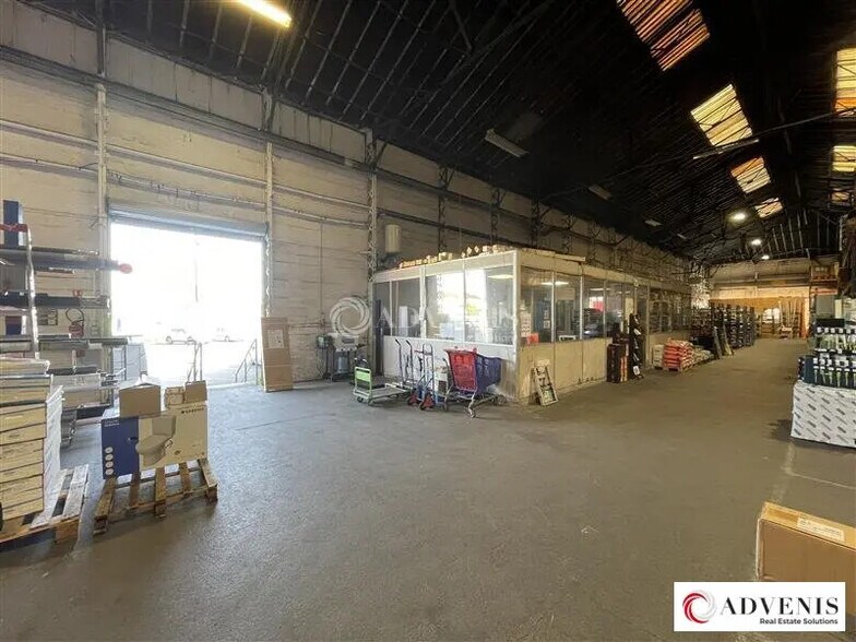 Local d’activités dans Bègles à louer - Photo de l’immeuble – Image 3 sur 7