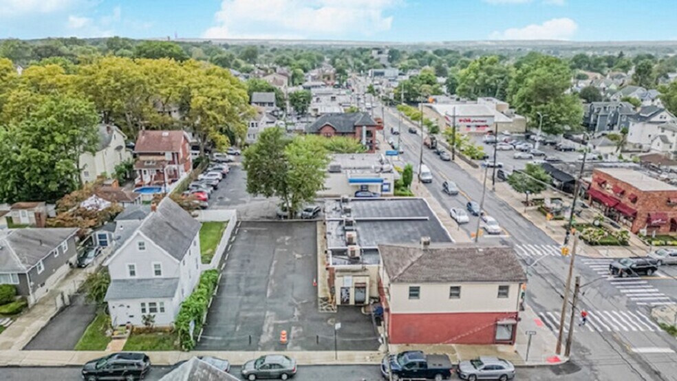 1890-1898 Victory Blvd, Staten Island, NY à louer - Photo de l’immeuble – Image 3 sur 5