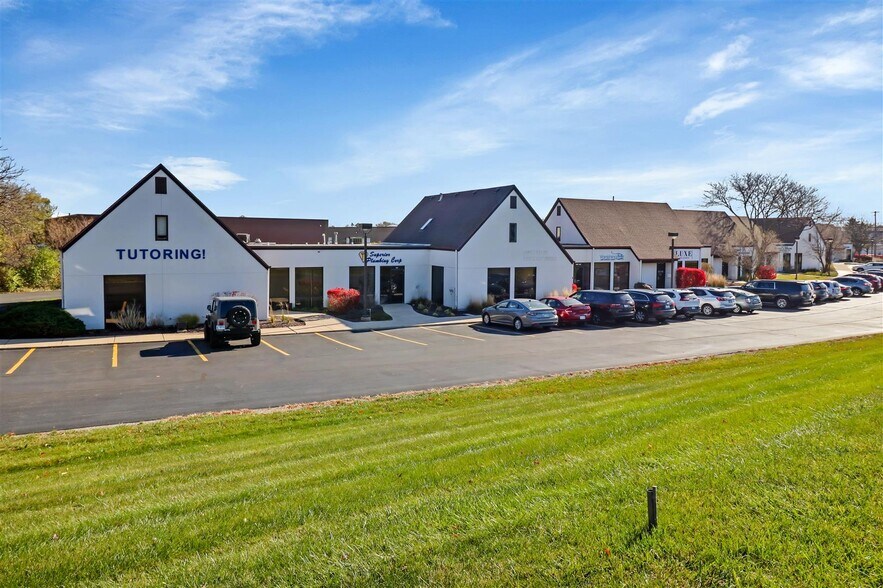 2020 Dean St, St Charles, IL à vendre - Photo de l’immeuble – Image 1 sur 18