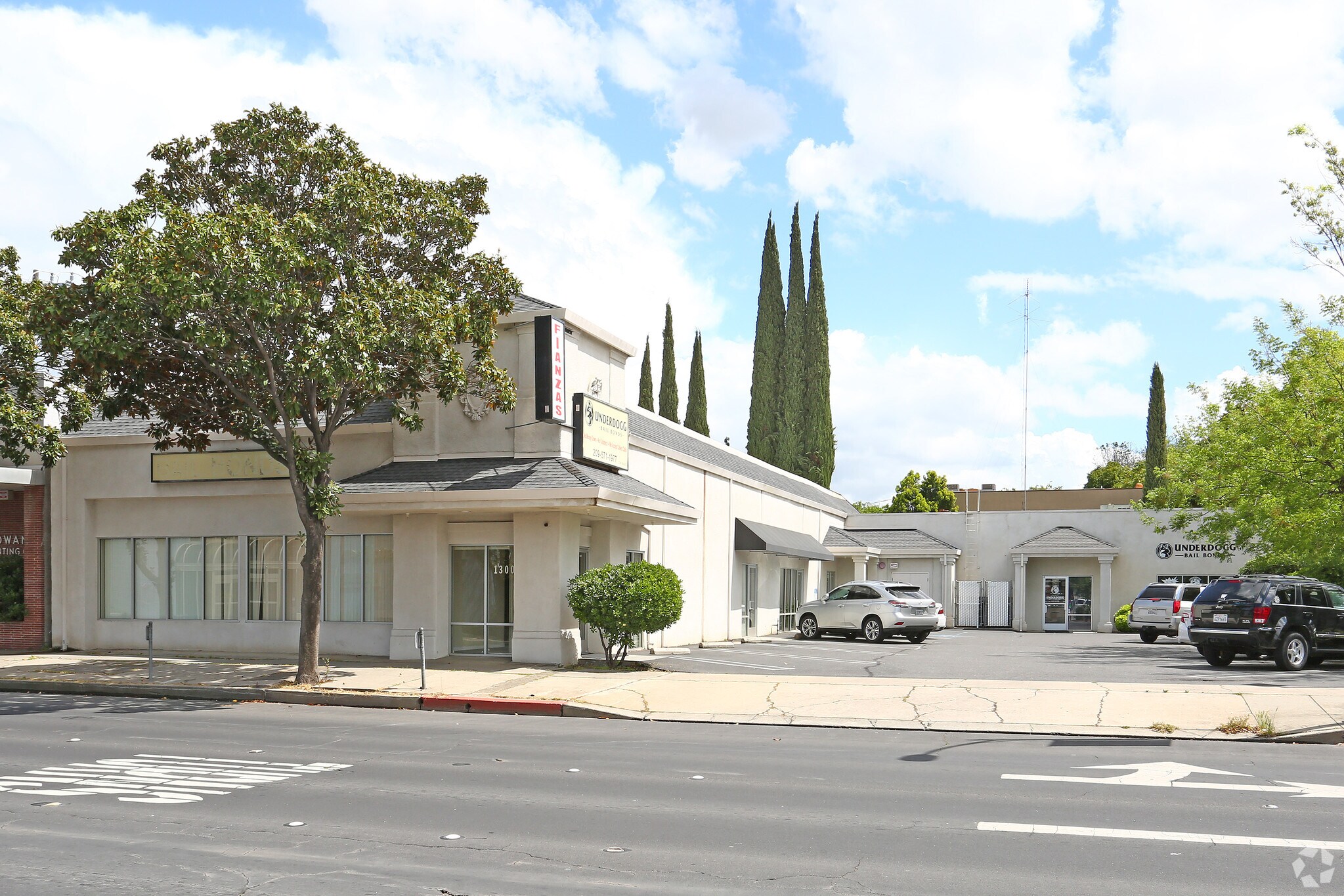 1308 H St, Modesto, CA à louer Photo principale– Image 1 sur 8
