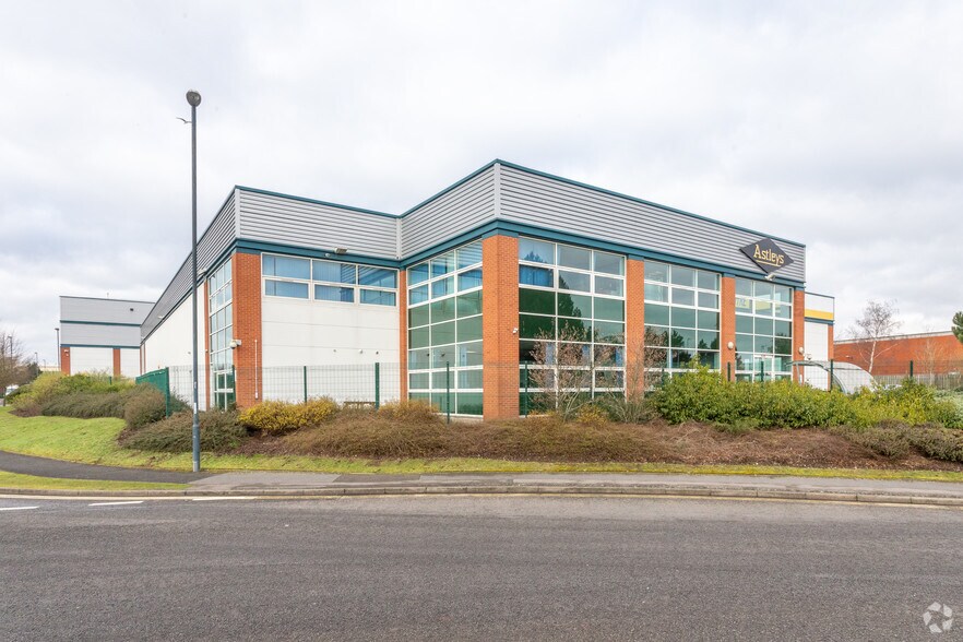Renown Ave, Coventry à vendre - Photo principale – Image 1 sur 10