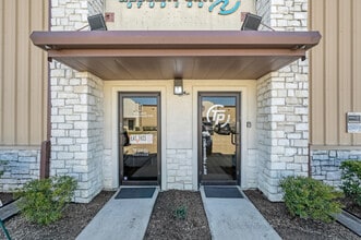 26797 Hanna Rd, Conroe, TX à louer Photo de l’immeuble– Image 1 sur 20