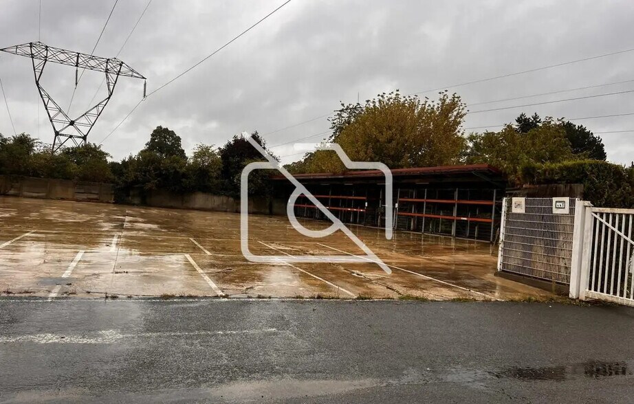 Industriel/Logistique dans Vert à louer - Photo de l’immeuble – Image 3 sur 11