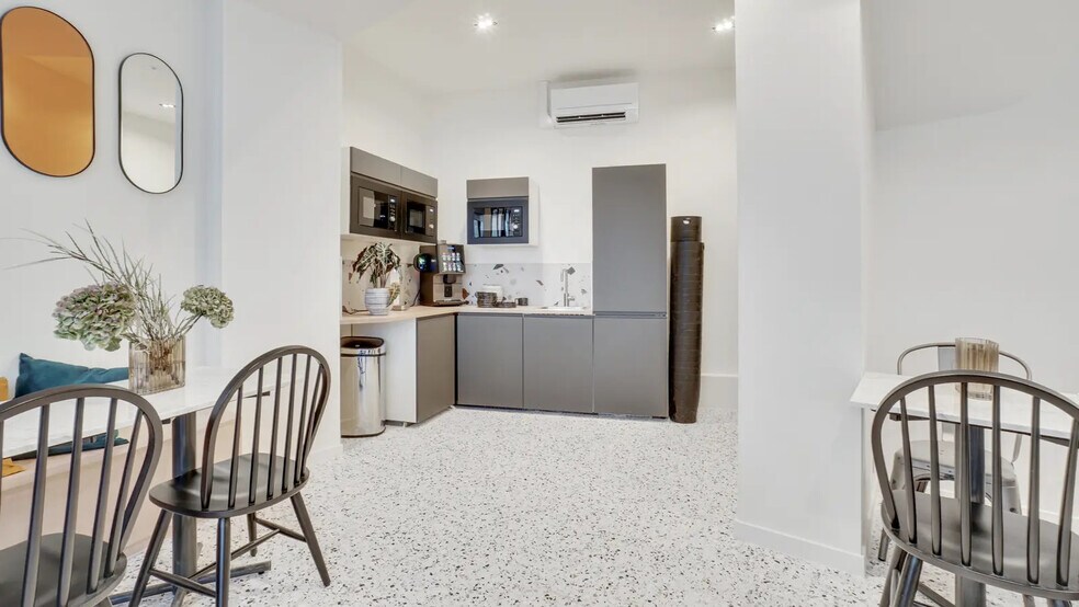 93 Boulevard Haussmann, Paris à louer - Photo de l’immeuble – Image 3 sur 7