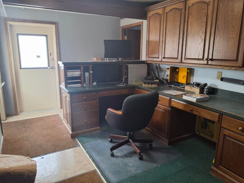 235 SW Gage Blvd, Topeka, KS à louer - Photo de l’immeuble – Image 3 sur 7