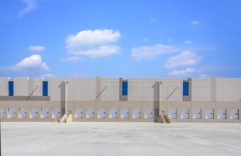 25470 Springbrook Ave, Santa Clarita, CA à vendre Photo de l’immeuble– Image 2 sur 13