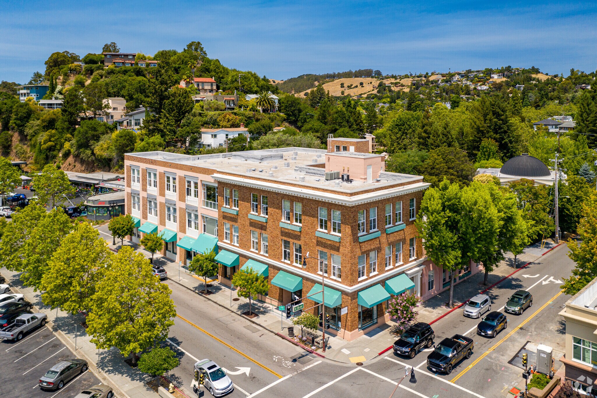 1800-1820 4th St, San Rafael, CA à louer Photo de l’immeuble– Image 1 sur 5