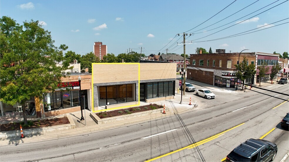13306 Michigan Ave, Dearborn, MI à louer - Photo de l’immeuble – Image 1 sur 5
