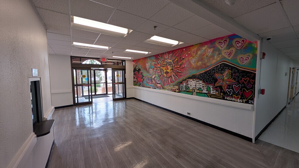 1221 N Cotton St, El Paso, TX à louer - Photo de l’immeuble – Image 3 sur 20