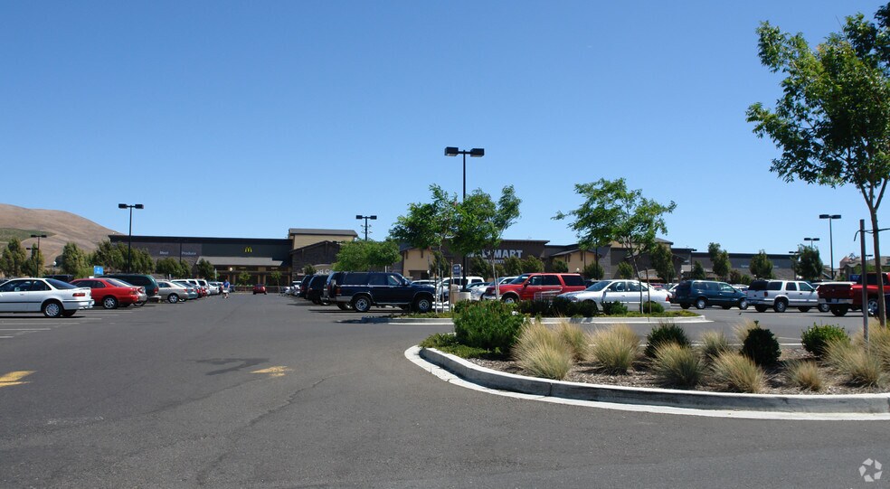 Napa Junction Rd, American Canyon, CA à louer - Photo de l’immeuble – Image 3 sur 13