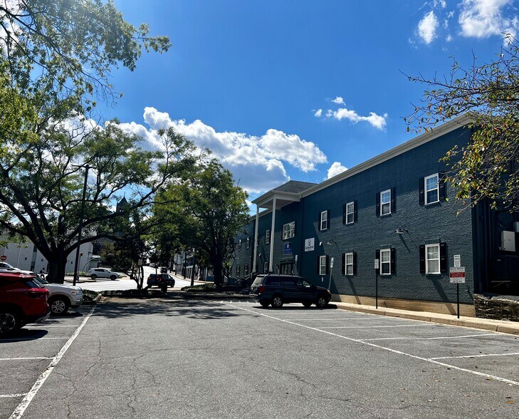 56 W Main St, Westminster, MD à louer - Photo de l’immeuble – Image 3 sur 8