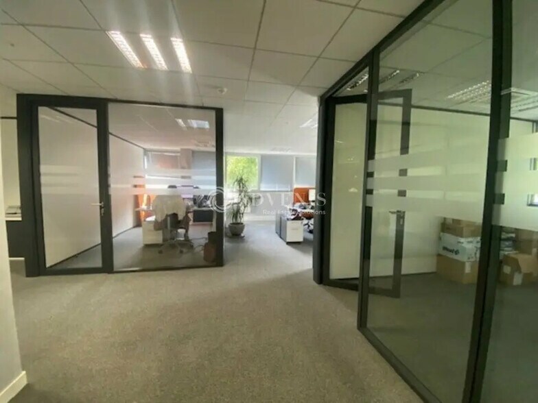 Bureau dans FOURQUEUX à louer - Photo de l’immeuble – Image 2 sur 7
